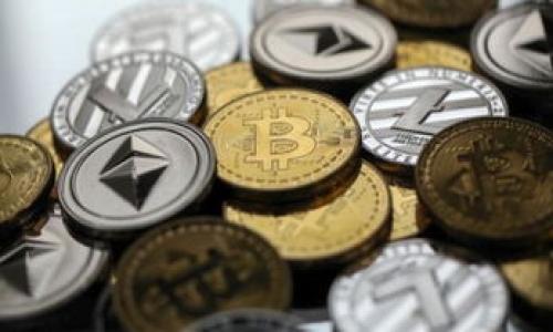 baiotiTP钱包里的代币去哪里了？解密你的数字资产存储/baioti
TP钱包, 代币, 数字资产, 钱包安全/guanjianci

在数字货币日益普及的今天，越来越多的人开始使用数字钱包来存储和管理他们的资产。TP钱包作为一种创新的数字资产管理工具，受到了广泛的欢迎。然而，一些用户在使用TP钱包时可能会遇到代币不见了的情况，这是一个令人困惑的事情。本文将深入探讨这个问题，确保你了解TP钱包的工作原理，以及如何找回你失去的代币。

什么是TP钱包？
TP钱包是一种基于区块链技术的数字资产管理工具，它允许用户存储、管理和交易各种加密货币和代币。TP钱包致力于为用户提供简单、安全和高效的资产管理体验。通过TP钱包，用户可以方便地进行币币交易、资产转移，还能够参与到各种区块链项目中。同时，TP钱包支持多种主流的区块链网络，让用户可以在一个平台上处理多种资产。

代币消失的常见原因
当用户在TP钱包中发现代币消失时，首先要理解可能的原因。以下是一些常见的原因：
ul
listrong错误的网络选择：/strongTP钱包支持多个区块链网络，如果用户在选择网络时错误地切换到了一个不支持该代币的网络，代币就会“消失”。/li
listrong代币未添加到钱包：/strong有些项目的代币需要用户手动添加到钱包中才能显示。如果未正确添加，代币虽存储在区块链上，但在钱包界面上不可见。/li
listrong钱包地址错误：/strong如果用户向错误的钱包地址发送代币，资金将永久丢失。确保使用正确的钱包地址是管理数字资产的基础。/li
listrong安全问题：/strong如果用户的私钥或助记词被盗，黑客有可能窃取用户的钱包资产，导致代币消失。/li
listrong智能合约问题：/strong某些代币可能由于合约问题导致出现异常，比如合约冻结了某些资金。/li
/ul

如何找回消失的代币
当你发现TP钱包中的代币不见后，不要惊慌。以下是一些步骤，可以帮助你找回失踪的代币：
ol
listrong检查网络设置：/strong确保你选择了正确的区块链网络。例如，如果你在以太坊链上持有ERC-20代币，但钱包当前设置在波场链上，那么代币将不会显示。/li
listrong添加代币：/strong如果代币没有显示，尝试手动添加代币。在TP钱包中，选择“添加代币”选项，输入代币合约地址、符号和小数位数，看看代币是否能够显示。/li
listrong验证交易记录：/strong可以通过区块链浏览器查看交易记录，确认代币是否确实在你的钱包地址中。使用正确的地址去查询相关区块链上的交易。/li
listrong恢复钱包：/strong如果你怀疑钱包遭到攻击，可以使用私钥或助记词在另一个安全的钱包中恢复资产，确保资产安全。/li
listrong联系支持团队：/strong如果以上都没有解决问题，可以联系TP钱包的客服支持，提供详细情况获得专业帮助。/li
/ol

如何确保TP钱包的安全？
在使用TP钱包或其他数字钱包时，确保资产安全是非常重要的。以下是一些安全建议：
ul
listrong备份助记词：/strong在创建TP钱包时，一定要备份助记词并妥善保管。助记词是恢复钱包的关键，有时是唯一的恢复方式。/li
listrong启用双重验证：/strong如果TP钱包支持双重验证功能，建议启用，以增加账户的安全性。/li
listrong定期更新应用：/strong确保你的TP钱包应用是最新版本，以获得最新的安全补丁和功能。/li
listrong避免连接公共网络：/strong尽量避免在不安全的公共网络环境下访问钱包，以免被黑客攻击。/li
listrong使用硬件钱包：/strong对于长期储存大额资产，可以考虑使用硬件钱包，这种方式更加安全。/li
/ul

TP钱包与其他钱包的比较
市场上有众多数字资产钱包，TP钱包在其中的优势和劣势如何呢？
TP钱包的优势在于用户界面友好，支持多种资产，并且致力于提升用户体验。然而，相较于一些知名钱包（如MetaMask、Coinbase等），TP钱包在支持的资产数目、社区支持方面可能存在差距。
在选择钱包时，用户应根据自己的需求和专业性来选择合适的工具。对于新手用户，可以选择TP钱包这种操作简单、易于上手的工具；而对专业交易者，可能会选择功能更复杂的Wallet。

未来数字钱包的趋势
随着数字资产的不断发展，数字钱包也在不断进化。未来的数字钱包将会朝几个方向发展：
ul
listrong更加安全的存储方式：/strong随着安全技术的进步，钱包将会持续增强对用户资产的保护。/li
listrong多功能集成：/strong未来钱包可能集成更多功能，比如NFT交易、DeFi项目参与等，进一步简化用户的操作流程。/li
listrong用户体验：/strong通过机器学习等技术，钱包将能够提供个性化服务，提升用户体验。/li
listrong跨链功能：/strong未来将会有更多的跨链钱包出现，允许用户在不同区块链之间自由转移资产，降低对多种钱包的依赖。/li
listrong对传统金融的融合：/strong随着政策的逐步开放，数字钱包将与传统金融形成更紧密的联系，支持更多功能。/li
/ul

用户常见问题解答

1. TP钱包如何确保我的资产安全？
TP钱包采取多种安全措施来保护用户资产，主要包括以下几点：
ul
listrong私钥控制：/strongTP钱包的私钥由用户自行掌握，没有中心化机构可以控制用户资产，这确保了用户对资产的完全控制。/li
listrong加密技术：/strongTP钱包使用先进的加密技术保障用户的敏感信息，比如助记词和私钥，降低被攻击的风险。/li
listrong权限管理：/strongTP钱包的权限管理非常灵活，用户可以自主设置访问权限和操作权限。/li
listrong定期安全审核：/strongTP钱包团队会定期进行安全审核和漏洞扫描，以迅速修复潜在的安全问题。/li
/ul
但是用户也要保持警惕，不要随意点击不明链接，避免遭受网络钓鱼攻击。

2. 我可以将TP钱包中的资产迁移到其他钱包吗？
是的，用户可以将TP钱包中的资产迁移到其他钱包。以下是迁移步骤：
ol
li确定目标钱包对你资产的支持，确保目标钱包能够接收TP钱包中的相应代币。/li
li获取目标钱包的接收地址，确保这个地址是正确的，不然可能导致资产永久丢失。/li
li在TP钱包中选择要转移的资产，输入目标钱包地址和转账金额，仔细核对信息无误后进行转账。/li
li转账成功后，可以通过目标钱包查看到资产是否到账。/li
/ol
值得注意的是，在跨钱包转账时，可能会产生手续费，因此确保了解收费标准。

3. TP钱包支持哪些代币和链？
TP钱包支持多种主流的数字资产和区块链，比如：
ul
li以太坊及其ERC-20代币/li
li比特币/li
li波场链上的资产/li
li其他第三方链的代币/li
/ul
由于市场变化频繁，TP钱包的支持代币和链会持续增加，因此用户可定期访问TP钱包官网获取最新信息。

4. 如何处理TP钱包里的丢失代币问题？
如果你发现TP钱包里的代币丢失，可以遵循以下步骤：
ol
li检查网络是否正确，你可能在错误的区块链网络上查看余额。/li
li尝试手动添加代币，可以通过输入合约地址等信息进行添加。/li
li查看交易记录，确保代币确实在你的钱包地址上。/li
li如果资产情况仍不明，考虑联系TP钱包客服获取支持。/li
/ol
建议不定期进行资产确认，确保资产的安全和完整。

5. TP钱包如何选择正确的代币进行投资？
在进行数字资产投资时，选择合适的代币至关重要，可以考虑以下几个方面：
ul
listrong市场需求：/strong了解市场需求和热门代币可以帮助识别潜力投资。/li
listrong项目背景：/strong研究代币的项目背景和团队，确认其长期价值。/li
listrong流通性：/strong流通性对于投资的成功与否至关重要，选择流动性较高的代币可减少买卖不易的问题。/li
listrong风险评估：/strong对每个代币的风险进行评估，勿盲目追涨，要确保合理的风险管理。/li
listrong跟踪市场动态：/strong保持对市场行情的关注，及时调整投资策略。/li
/ul
综上所述，投资数字资产需谨慎，充分了解市场才能做出明智的决策。